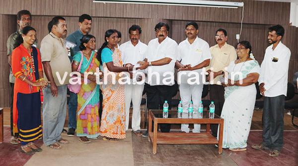 ಬಿಜೆಪಿ ಕುಂಪಲ ಸಮಿತಿಯಿಂದ ಅರ್ಹ ಫಲಾನುಭವಿಗಳಿಗೆ ಕನ್ನಡಕ ವಿತರಣೆ